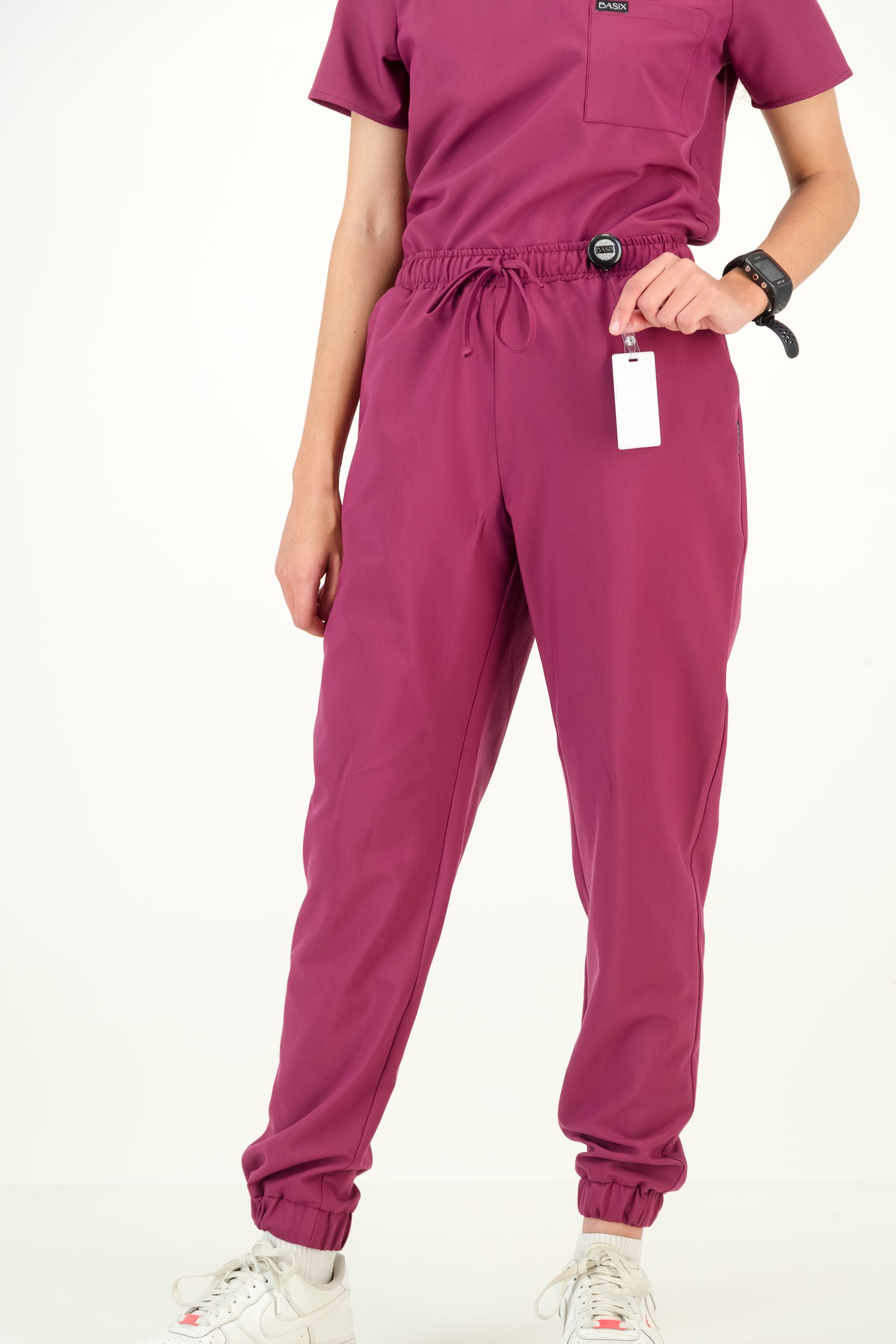 P230727141709_fullbody 2_CR2_4 badge reel